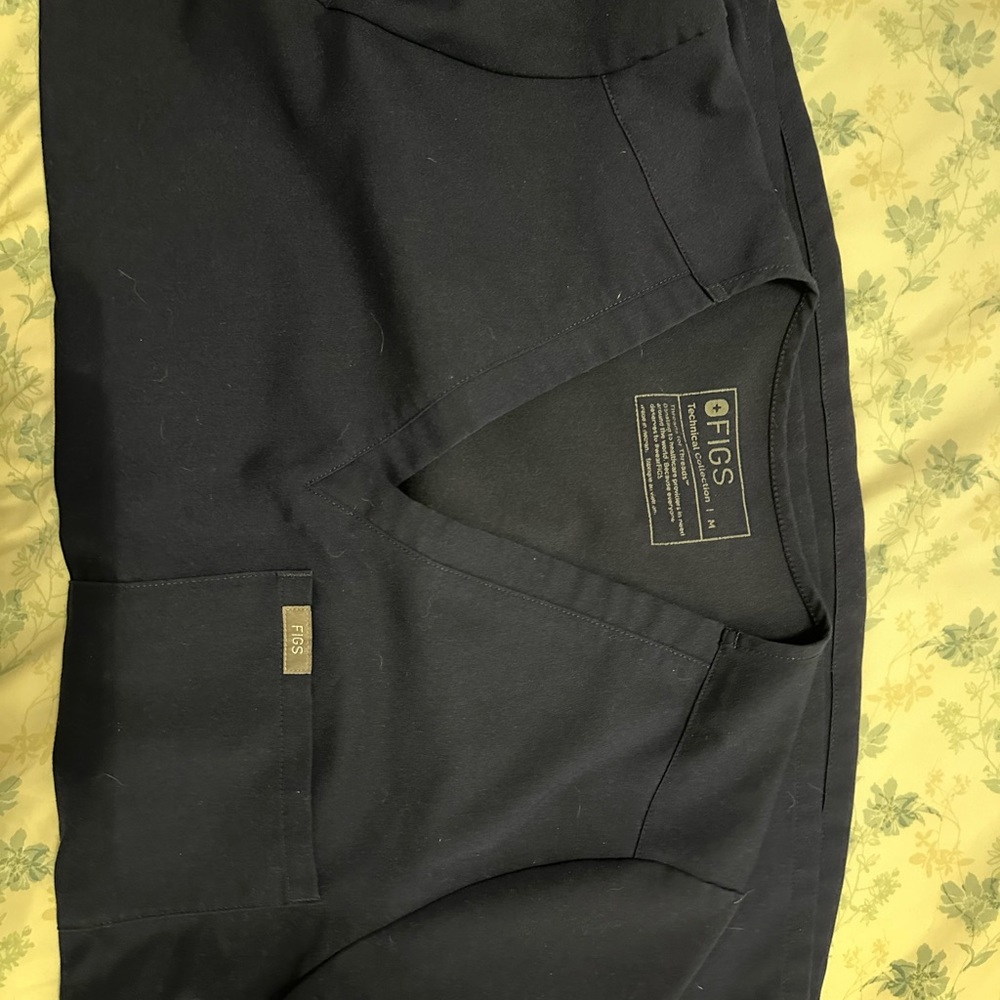 Figs one pocket scrub top size M